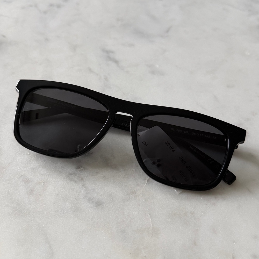 Classic Black Sunglasses - Saint Laurent